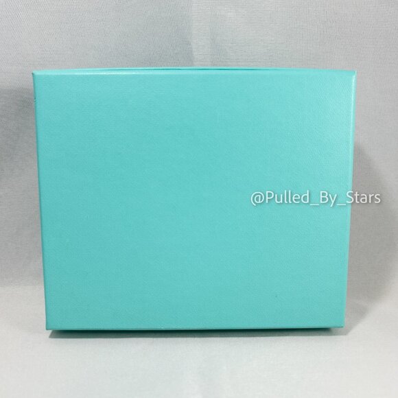 TIFFANY & CO. Classic Robins Egg Blue Jewelry Box (Approx. 6" x 5" x 1.3") - Picture 4 of 16